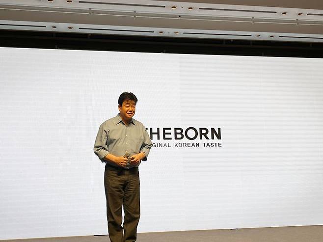 백종원 더본코리아 대표이사가 3일 오전 서울 중구 신라호텔에서 글로벌 B2B 소스 수출 사업 전략을 발표하고 있다.ⓒ임유정 기자