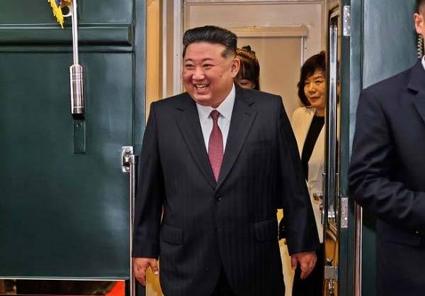 김정은 북한 국무위원장이 중국 80주년 열병식 참석을 위해 중국 베이징을 방문한 가운데, 그가 탄 특별열차에 전용 화장실까지 설치된 사실이 알려졌다.​/사진=연합뉴스