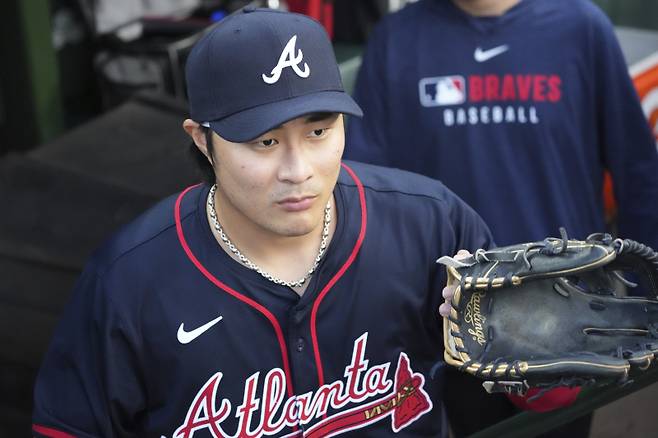 <yonhap photo-1845="">애틀랜타 브레이브스로 옮긴 김하성이 3일(한국시간) 시카고 컵스 원정 도중에 팀에 합류, 경기 출장을 준비하고 있다. AP=연합뉴스&nbsp;</yonhap>