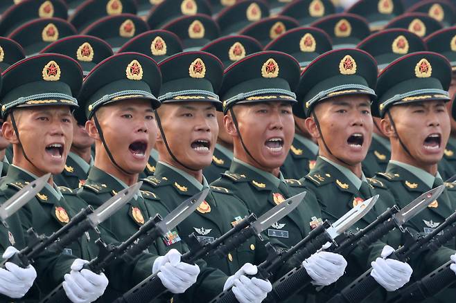 중국 전승절 80주년 기념식이 3일 베이징 톈안먼 광장에서 열리고 있다. 로이터 연합뉴스