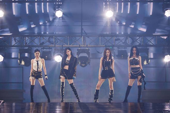 aespa performs during its ″SYNK: aeXIS Line″ concert tour opened at KSPO Dome in southern Seoul with three shows from Aug. 29 to 31. [SM ENTERTAINMENT]