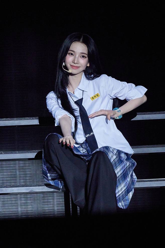 aespa's Karina performs during its ″SYNK: aeXIS Line″ concert tour opened at KSPO Dome in southern Seoul with three shows from Aug. 29 to 31. [SM ENTERTAINMENT]