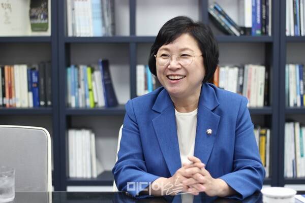 ▲김현 국회 과방위 소속 더불어민주당 간사 겸 언론개혁특위 부위원장이 지난 1일 서울 영등포구 여의도동 국회 의원회관에서 미디어오늘과 인터뷰하고 있다. 사진=금준경 기자