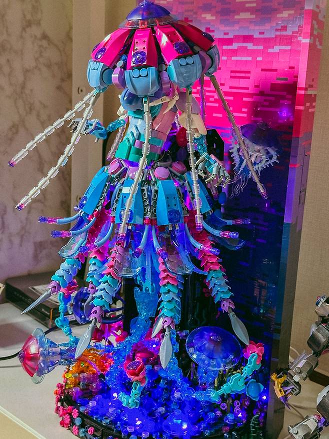 조영훈 디자이너 작품 (MOC – Ms. Jellyfish) / 사진=권효정 여행+ 기자