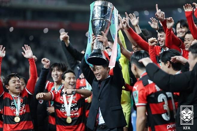 만약 2025년 슈퍼컵이 개최됐다면, 경기는 K리그 최고의 흥행 카드인 울산 HD와 포항 스틸러스의 ‘동해안 더비’였다. 양 팀이 지난해 코리아컵 결승전에 이어 또 한 번 우승컵을 두고 다툴 수 있었다. 사진=대한축구협회