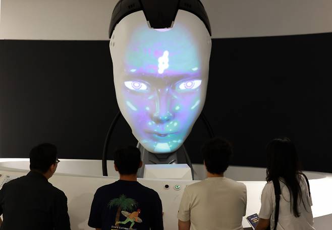 역대급으로 적은 이달 기업공개(IPO) 일정에서 AI 섹터 상장이 이어져 눈길을 끈다. 사진은 서울 도봉구 서울로봇인공지능과학관./뉴스1