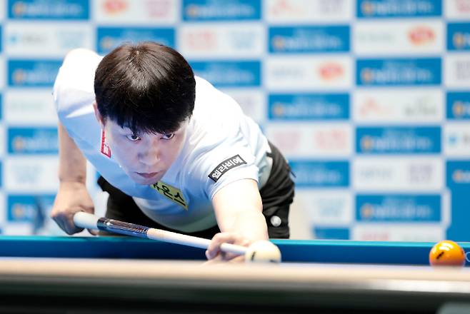 한국인 최초 세계3쿠션선수권 우승을 거둔 최성원. PBA