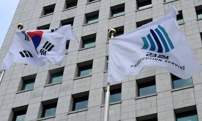 서울 서초동 대검찰청 청사 전경. 이재명정부의 검찰 개혁 추진에 따라 1948년 대한민국 정부 수립과 동시에 탄생한 검찰&nbsp;조직이 77년 만에 역사의 뒤안길로 사라질 처지에 놓였다. 세계일보 자료사진