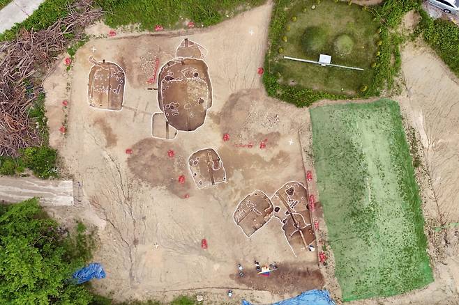 원삼국시대 마한 취락으로 추정되는 전북 장수군 계남면 화양리 일원 대규모 유적. 장수군 제공