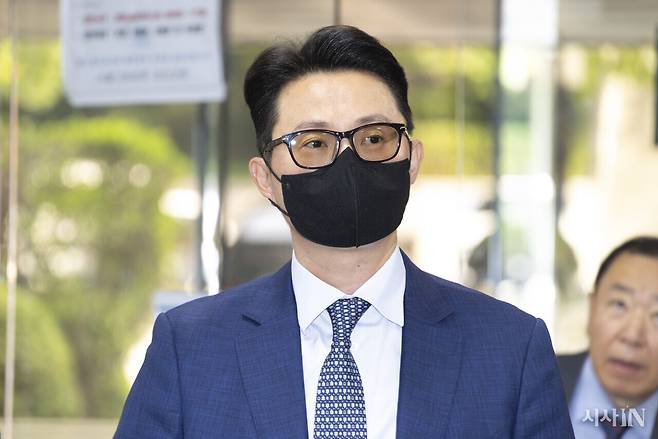 7월30일 구속 전 피의자 심문(영장실질심사)을 위해 서울중앙지법을 찾은 윤영호 전 통일교 세계본부장. ⓒ시사IN 이명익