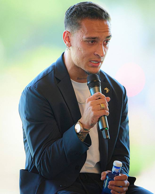 그동안 맨유에서 힘들었고 고백하는 안토니. 파브리지오 로마노 SNS 캡처