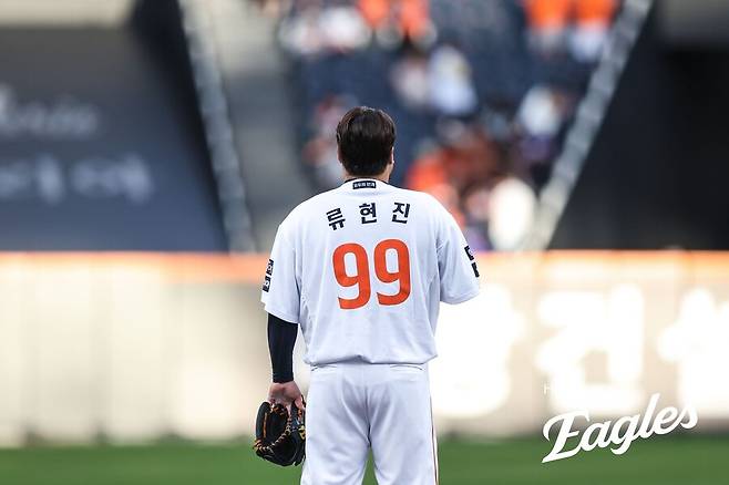 ▲ 후배들과 함께 포스트시즌을 조준하고 있는 류현진 ⓒ한화이글스