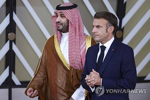 사우디 빈 살만 왕세자와 프랑스 마크롱 대통령 [EPA 연합뉴스 자료사진. 재판매 및 DB 금지]