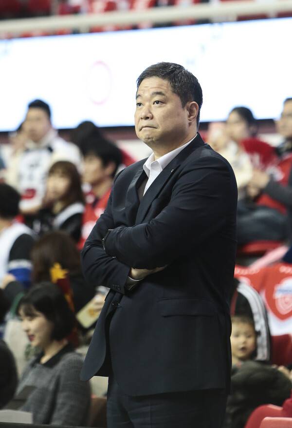 감독 시절 현주엽. 사진 | KBL
