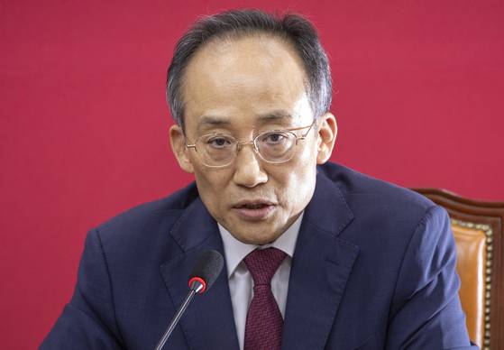 2024년 12월 3일 발생한 비상계엄 사태 당시 국민의힘 원내대표였던 추경호 의원이 4일 국회에서 열린 비상계엄 당일 원내대응상황 사실관계를 밝히기 위한 기자회견에서 발언하고 있다. 〈사진=연합뉴스〉