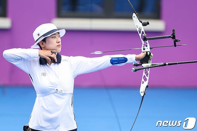 여자 리커브 대표팀의 안산. /뉴스1 DB ⓒ News1 유승관 기자