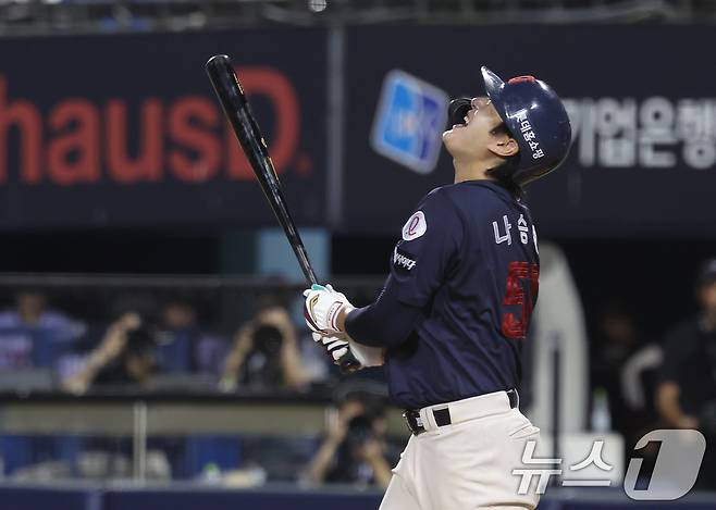 아쉬워하는 롯데 자이언츠 내야수 나승엽. 2025.8.20/뉴스1 ⓒ News1 장수영 기자