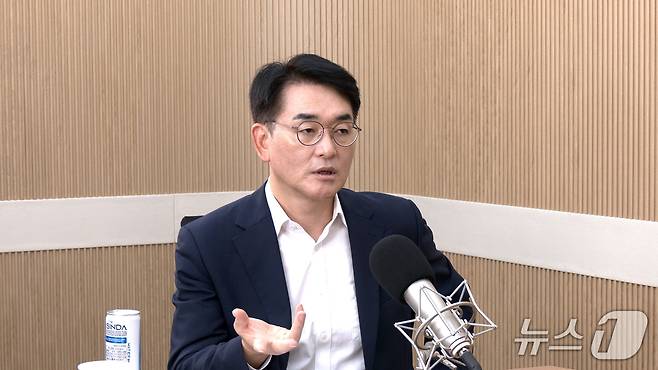 박용진 전 더불어민주당 의원이 4일 뉴스1TV '팩트앤뷰'에 출연해 질문에 답하고 있다.