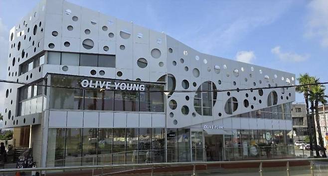 제주시 조천읍의 올리브영 제주함덕점.