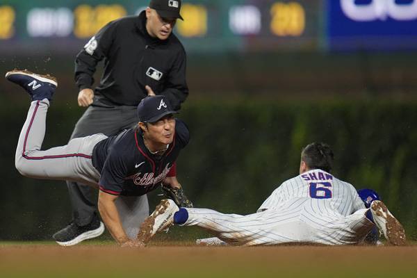 김하성이 5회 상대 주자 맷 쇼의 도루를 저지하고 있다. 사진= AP= 연합뉴스 제공