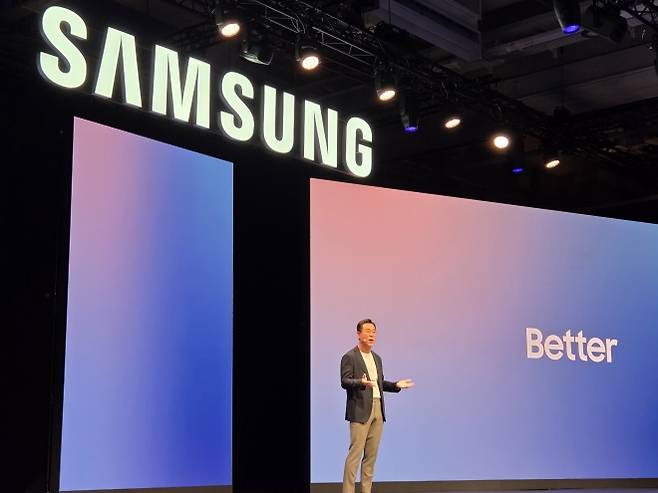 김철기 삼성전자 DA사업부장(부사장)이 4일(현지시간) 독일 베를린의 ‘IFA 2025’ 프레스 콘퍼런스에서 발언을 하고 있다. 베를린 곽소영 기자