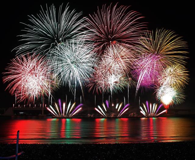 2024년 부산불꽃축제 오색빛깔 불꽃. 연합뉴스