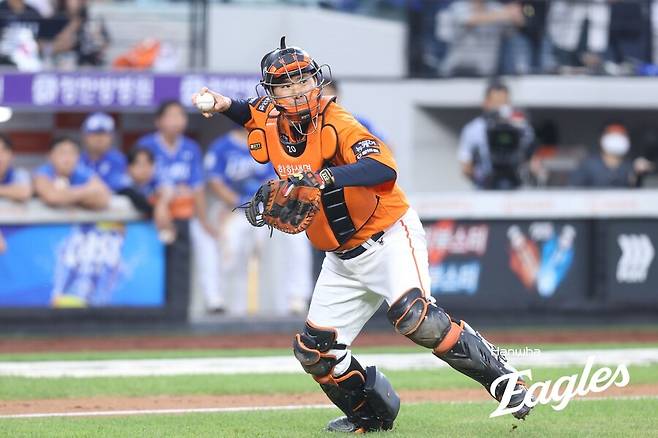 ▲ 시즌 막판 타격감이 살아나며 최재훈의 자리를 채워주고 있는 이재원 ⓒ한화이글스