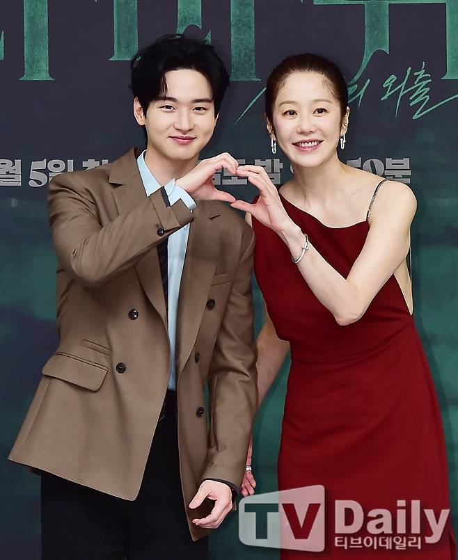 SBS 사마귀: 살인자의 외출, 고현정 장동윤