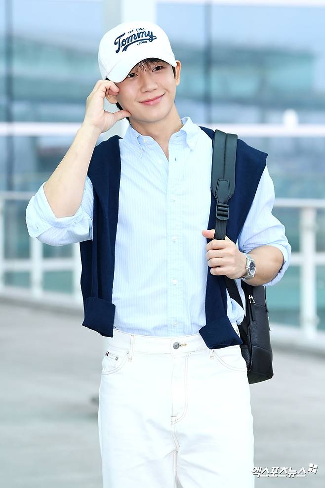 정해인 '말갛게 볼하트'