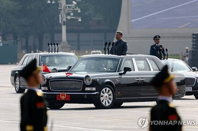 '승전 80주년' 열병식서 군 사열하는 시진핑 중국 국가주석 [EPA 연합뉴스 자료사진. 재판매 및 DB 금지]