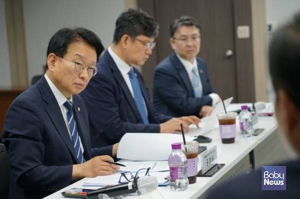 경제형벌 · 민사책임 합리화를 위한 중소기업 소통 간담회 모습.&nbsp;ⓒ더불어민주당