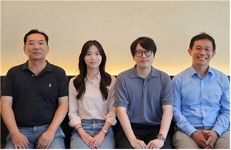 왼쪽부터 김영근 고려대 교수, 정은진 고려대 연구원, 전유상 고려대 박사, 남기태 서울대 교수