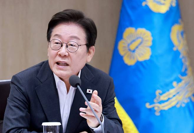 이재명 대통령이 2 서울 용산 대통령실 청사에서 열린 국무회의에서 국무위원들과 중대재해 근절대책 토론을 하며 발언하고 있다.(사진=연합뉴스)