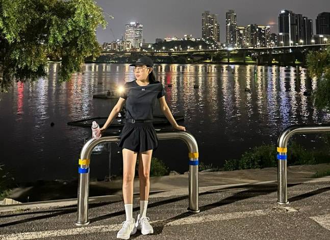 저녁 러닝은 몸 건강과 함께 하루의 스트레스까지 날려버릴 수 있다. [사진=송가인 SNS]