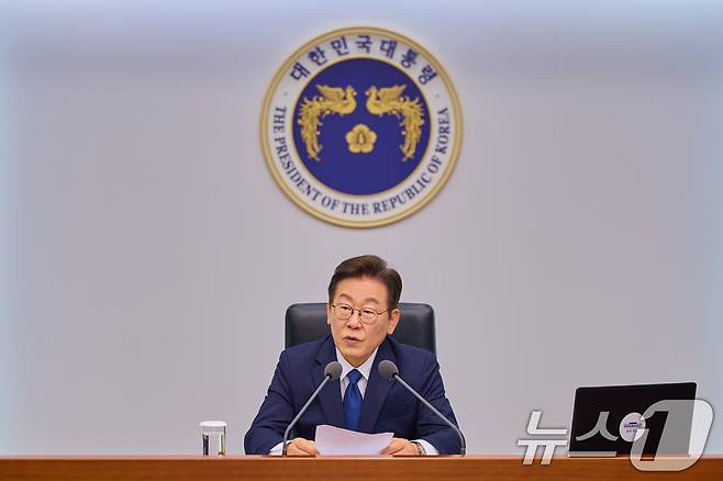 이재명 대통령이 4일 서울 용산 대통령실 청사에서 열린 제9차 수석·보좌관 회의에서 발언하고 있다. (대통령실 제공. 재판매 및 DB 금지) 2025.9.4/뉴스1 ⓒ News1 허경 기자