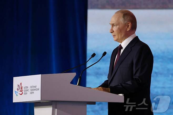 블라디미르 푸틴 러시아 대통령이 5일(현지시간) 블라디보스토크에서 열린 동방경제포럼(EEF)에 참석했다. 2025.9.5. ⓒ 로이터=뉴스1