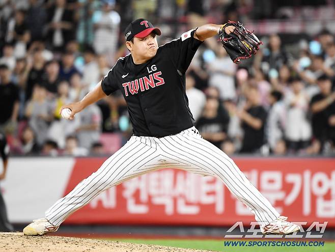 4일 수원 KT위즈파크에서 열린 LG-KT전. 6회말 장현식이 투구하고 있다. 정재근 기자 cjg@sportschosun.com
