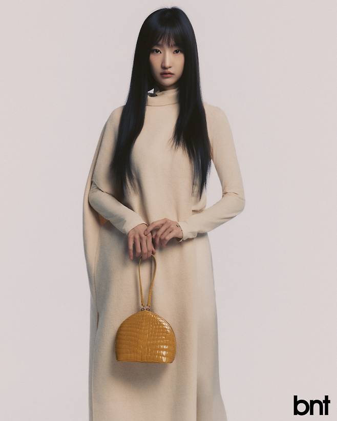 백은 크리스탈렌 제품.