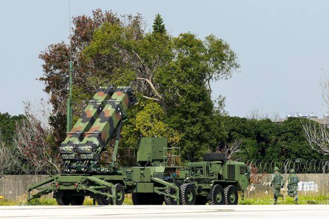 대만 군인들이 지난 1월 8일 대만 타이중의 한 공군기지에서 패트리엇 대공미사일 훈련이 진행되고 있다. 타이중=EPA 연합뉴스
