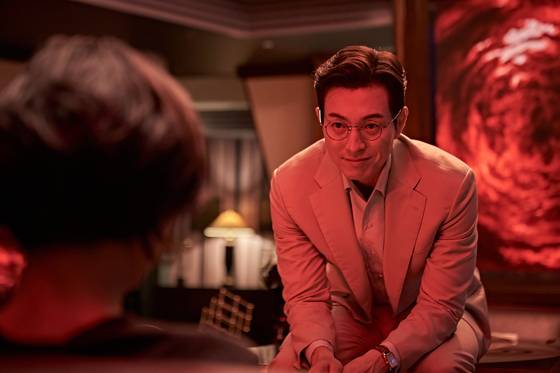 영화 '살인자 리포트'에서 연쇄살인범이자 정신과 의사인 영훈을 연기한 배우 정성일. 사진 소니픽처스엔터테인먼트코리아