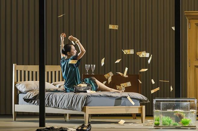 국립창극단 '심청'의 뺑덕어멈 /사진. 국립극장 제공.