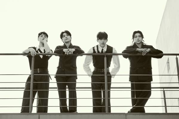 DAY6(데이식스)가 5일(금) 오후 6시 새 정규 앨범 ‘The DECADE’(더 데케이드)를 발매한다.