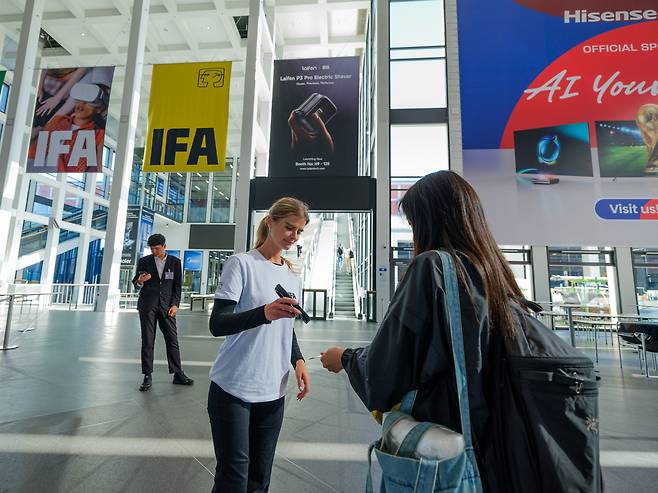유럽 최대 가전·IT 전시회 IFA 2025가 5일(현지시간) 독일 베를린 메세 베를린 전시장에서 막을 올리고 닷새 간의 열전에 돌입했다. [IFA 제공]