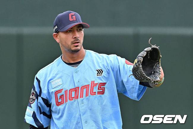 [OSEN=부산, 이석우 기자] 롯데 자이언츠 벨라스케즈 025 2025.08.10 / foto0307@osen.co.kr