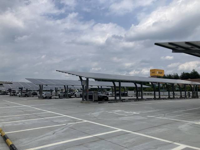 ▲농협하나로유통 수원유통센터에 설치된 수원시민햇빛의 태양광 발전소 11호기 전경. ⓒ프레시안(손가영)