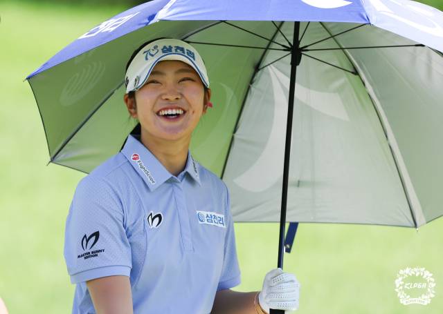 2타 차 단독 선두에 나선 유현조. 사진 제공=KLPGA