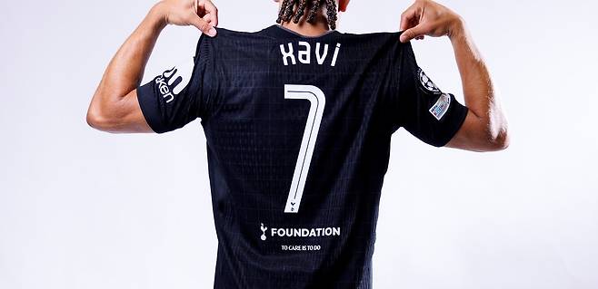 토트넘의 새로운 7번 시몬스. 토트넘 홋스퍼 공식 홈페이지