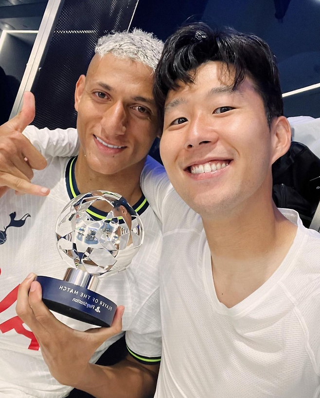 히샬리송(왼쪽)-손흥민. 손흥민 SNS