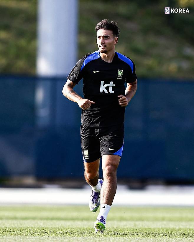 역대 최초의 외국 태생 혼혈 선수 국가대표 옌스 카스트로프. /사진=대한축구협회 SNS 캡처