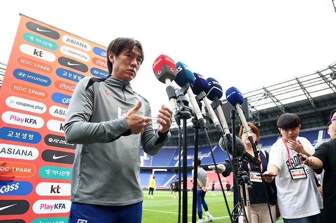기자회견하는 홍명보 감독<저작권자(c) 연합뉴스, 무단 전재-재배포, AI 학습 및 활용 금지>